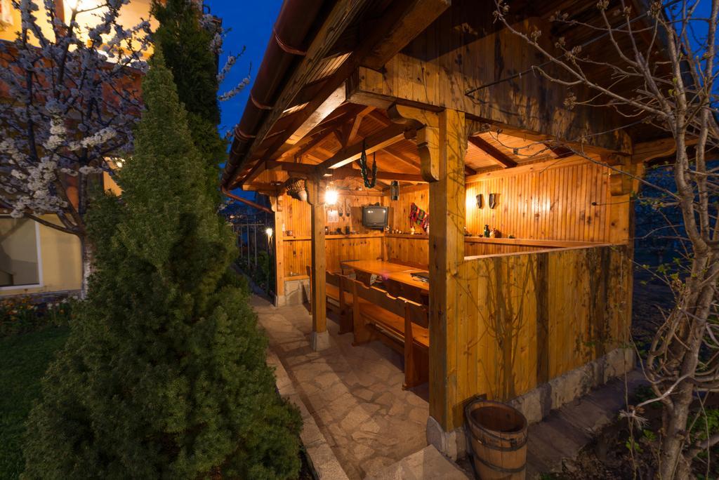 Marinovata Kashta Guest House Veliki Preslav Exterior foto